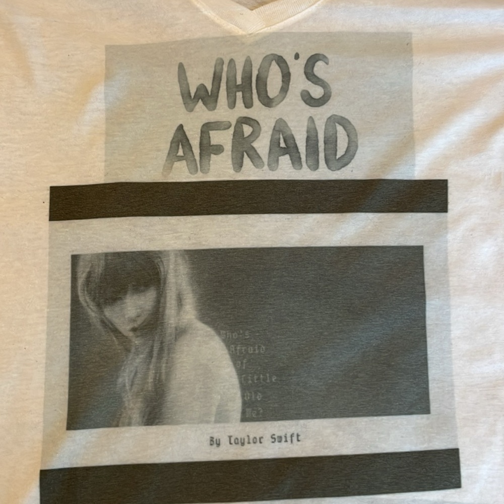 Taylor Swift Tshirt - Picture 2 of 5